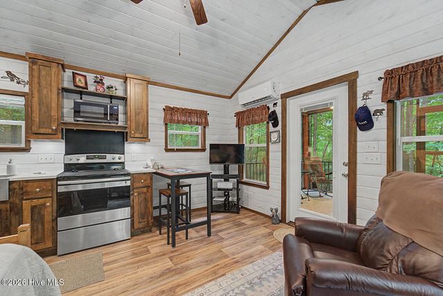 243 Jonquil Woods Road, Franklin, NC 28734