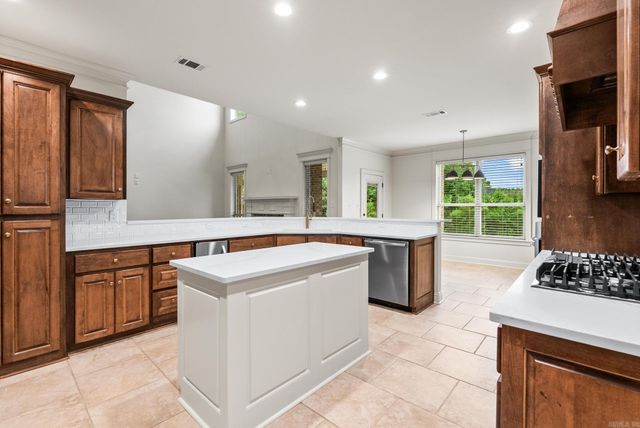 141 Oneida Way, Maumelle, AR 72113