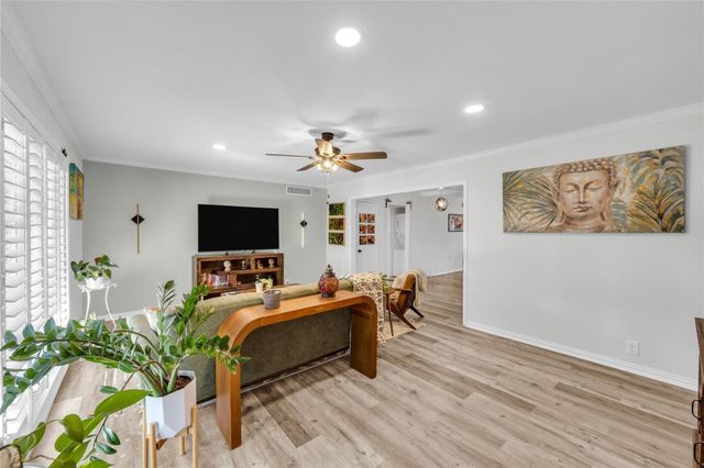 6119 Bandera Avenue A, Dallas, TX 75225