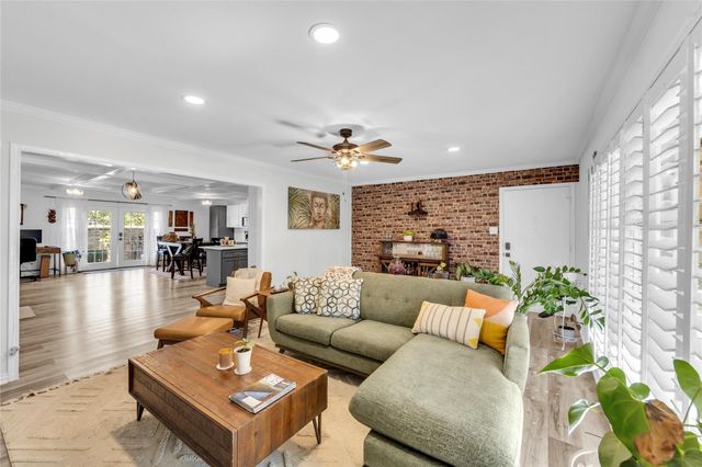 6119 Bandera Avenue A, Dallas, TX 75225