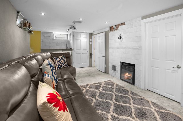 15 Overland Avenue, Bridgeport, CT 06606