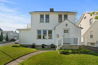 15 Overland Avenue, Bridgeport, CT 06606