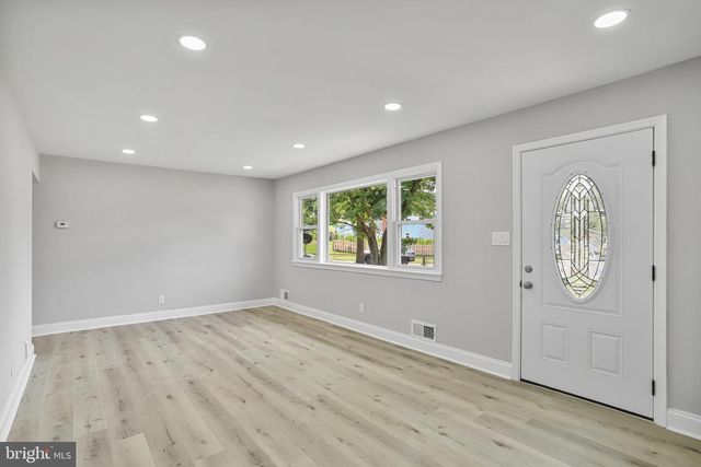 1000 MAPLE AVE, Rockville, MD 20851