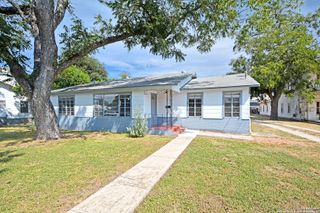 268 E Mill St, New Braunfels, TX 78130