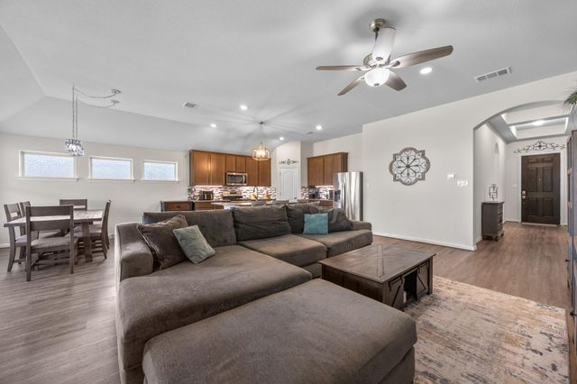 101 Ozark DR, Hutto, TX 78634