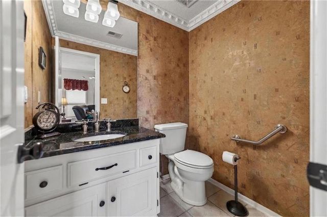 6719 NW Monticello Terrace, Parkville, MO 64152