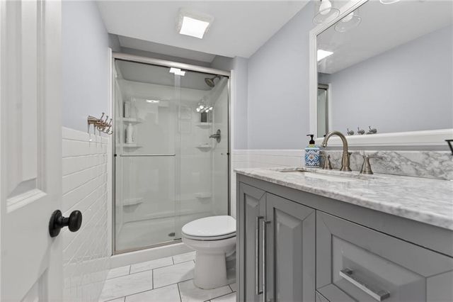 6719 NW Monticello Terrace, Parkville, MO 64152