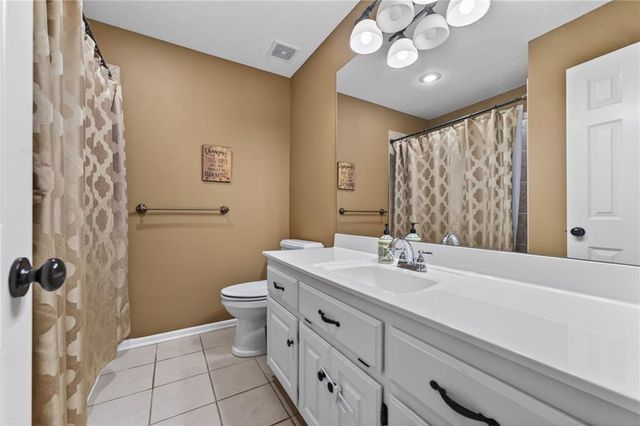 6719 NW Monticello Terrace, Parkville, MO 64152