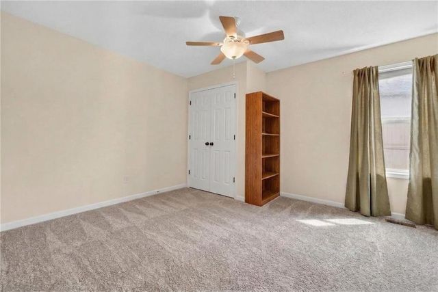 6719 NW Monticello Terrace, Parkville, MO 64152