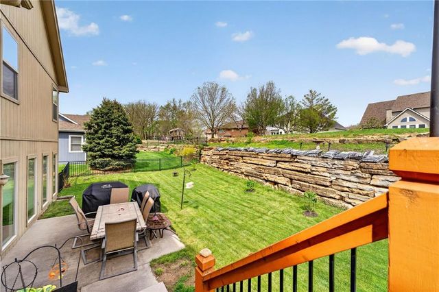 6719 NW Monticello Terrace, Parkville, MO 64152