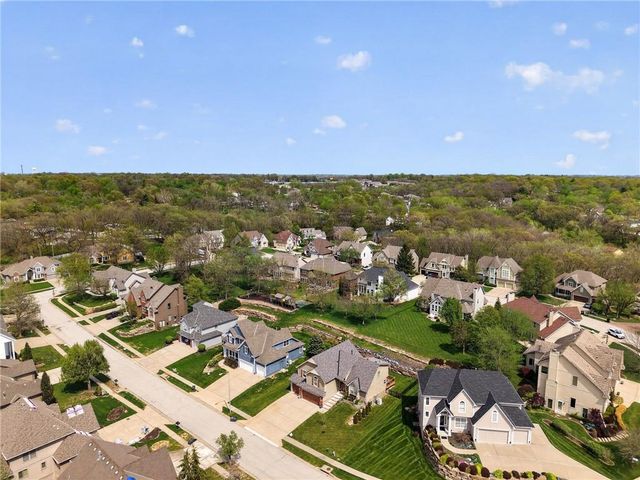6719 NW Monticello Terrace, Parkville, MO 64152