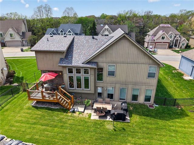 6719 NW Monticello Terrace, Parkville, MO 64152