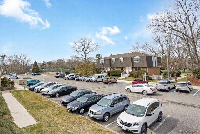 10 Glen Hollow Road C7, Holtsville, NY 11742