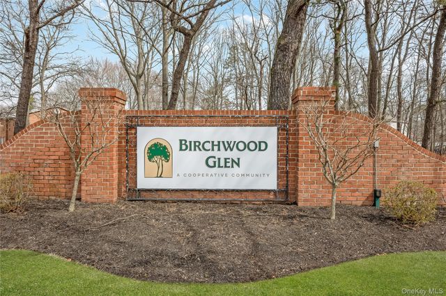 10 Glen Hollow Road C7, Holtsville, NY 11742