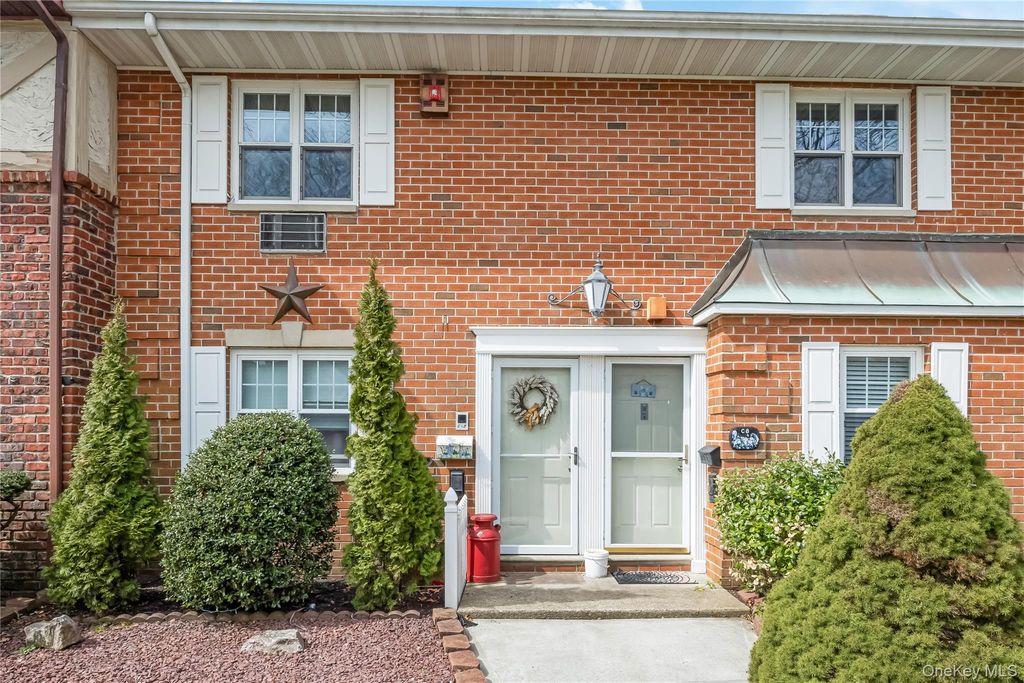 10 Glen Hollow Road C7, Holtsville, NY 11742