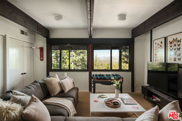 287 Grizzly Road, Lake Arrowhead, CA 92352