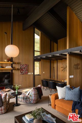 287 Grizzly Road, Lake Arrowhead, CA 92352