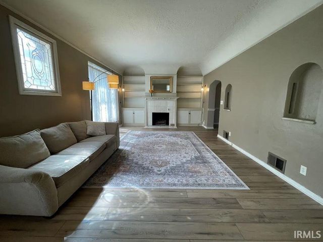 307 N Van Buren Street, Auburn, IN 46706