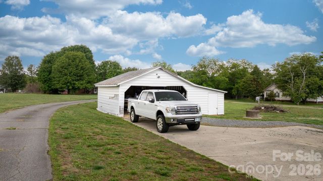 3941 Springs Road, Conover, NC 28613