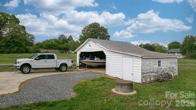 3941 Springs Road, Conover, NC 28613