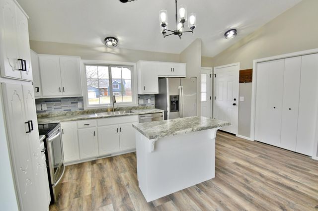 613 7th Street S, Sartell, MN 56377