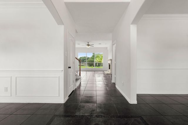 8410 Columbus Ct, Pearland, TX 77584