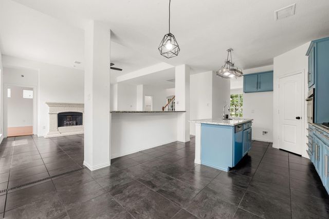 8410 Columbus Ct, Pearland, TX 77584