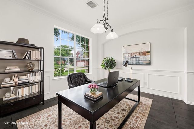 8410 Columbus Ct, Pearland, TX 77584