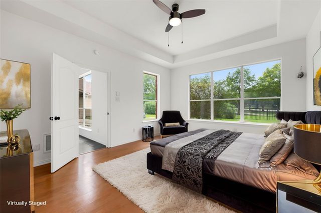 8410 Columbus Ct, Pearland, TX 77584