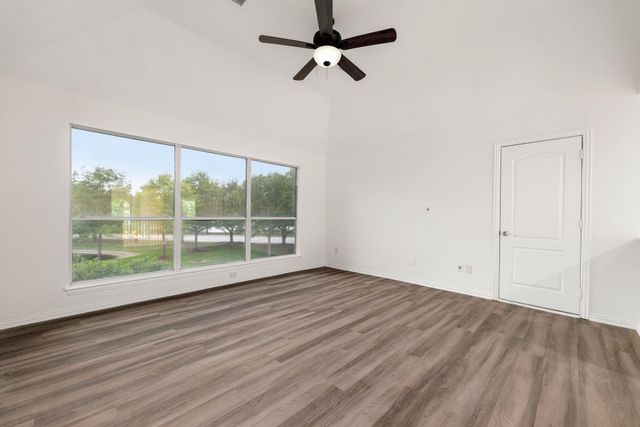 8410 Columbus Ct, Pearland, TX 77584