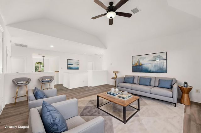 8410 Columbus Ct, Pearland, TX 77584