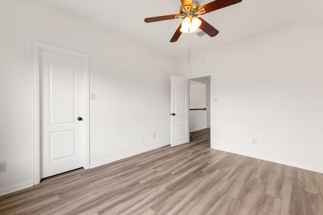 8410 Columbus Ct, Pearland, TX 77584