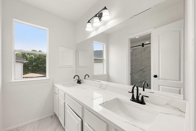 8410 Columbus Ct, Pearland, TX 77584