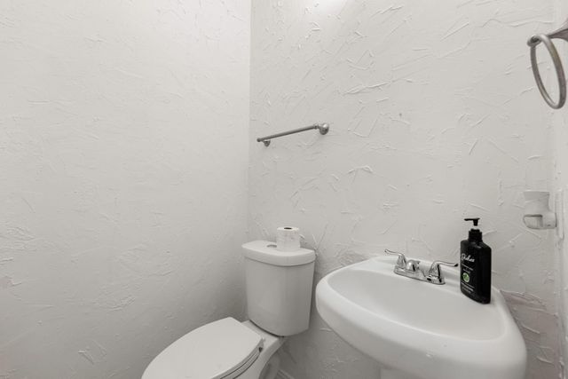 8410 Columbus Ct, Pearland, TX 77584