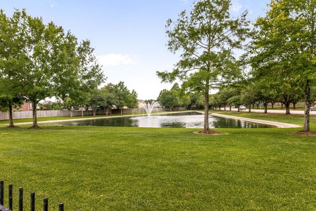 8410 Columbus Ct, Pearland, TX 77584