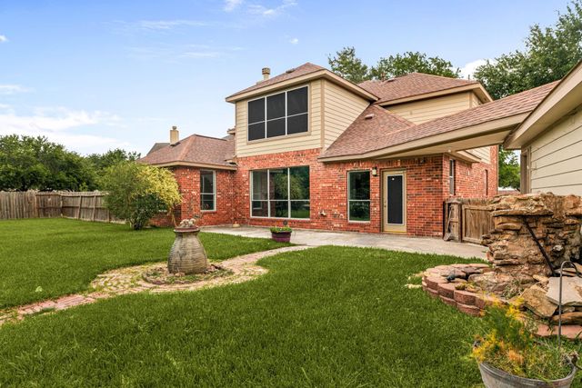 8410 Columbus Ct, Pearland, TX 77584