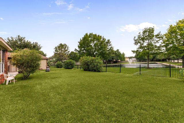8410 Columbus Ct, Pearland, TX 77584