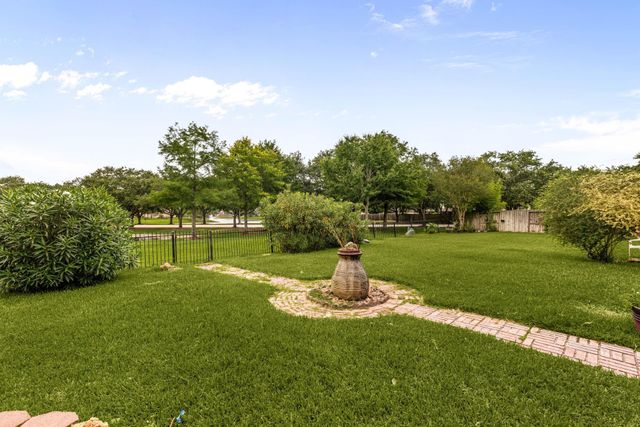 8410 Columbus Ct, Pearland, TX 77584