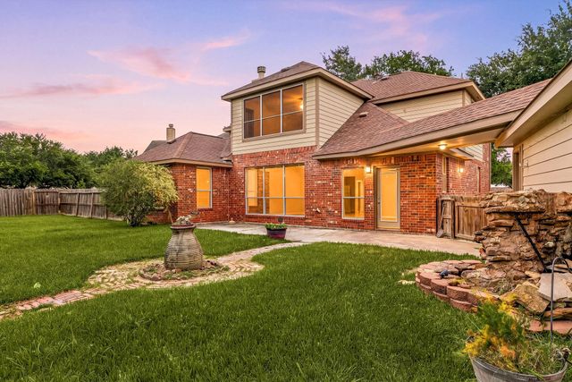 8410 Columbus Ct, Pearland, TX 77584