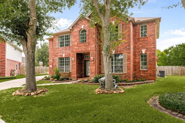 8410 Columbus Ct, Pearland, TX 77584