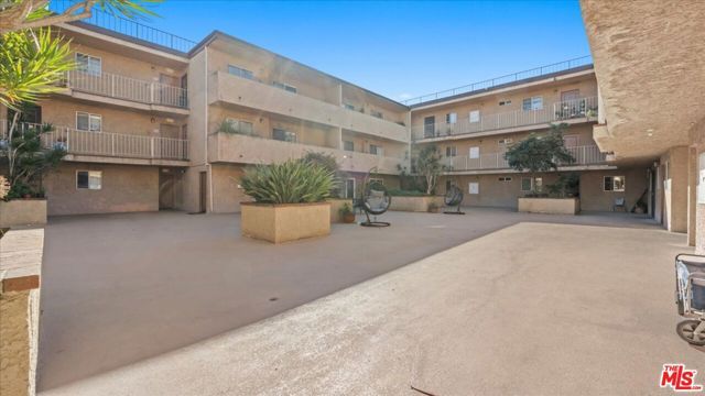 200 S Reno Street 310, Los Angeles, CA 90057