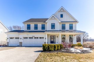 1038 Avery Ridge Circle, Lake Zurich, IL 60047