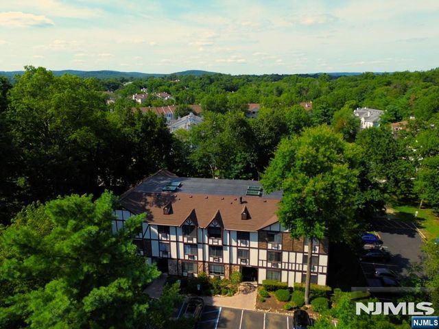 1419 Faulkner Court, Mahwah, NJ 07430