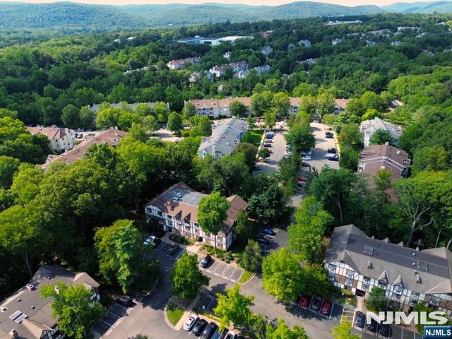 1419 Faulkner Court, Mahwah, NJ 07430