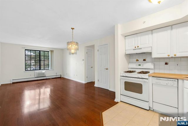 1419 Faulkner Court, Mahwah, NJ 07430