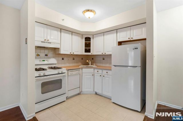 1419 Faulkner Court, Mahwah, NJ 07430