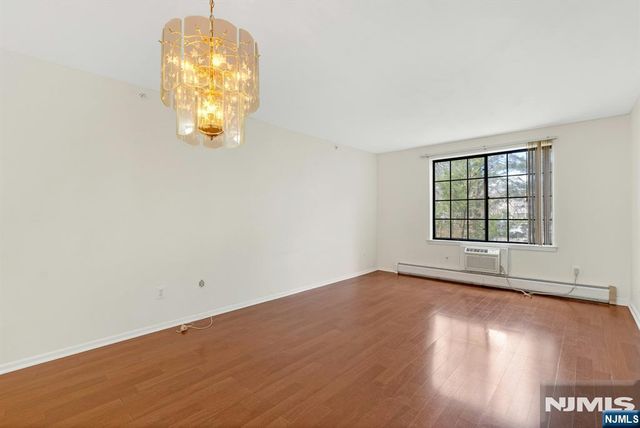 1419 Faulkner Court, Mahwah, NJ 07430