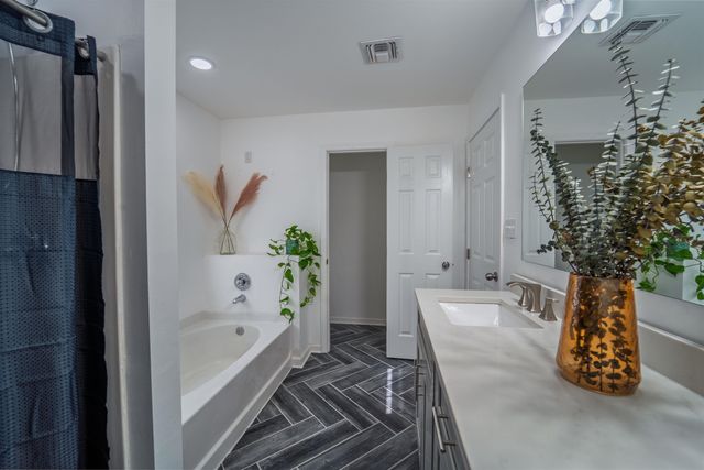 254 Baptiste Cir, Houma, LA 70363