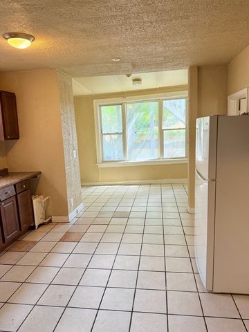 7047 S EBERHART Avenue, Chicago, IL 60637