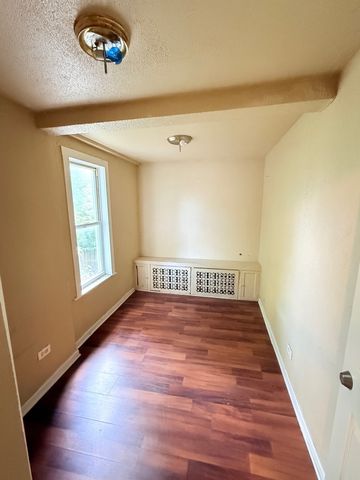 7047 S EBERHART Avenue, Chicago, IL 60637